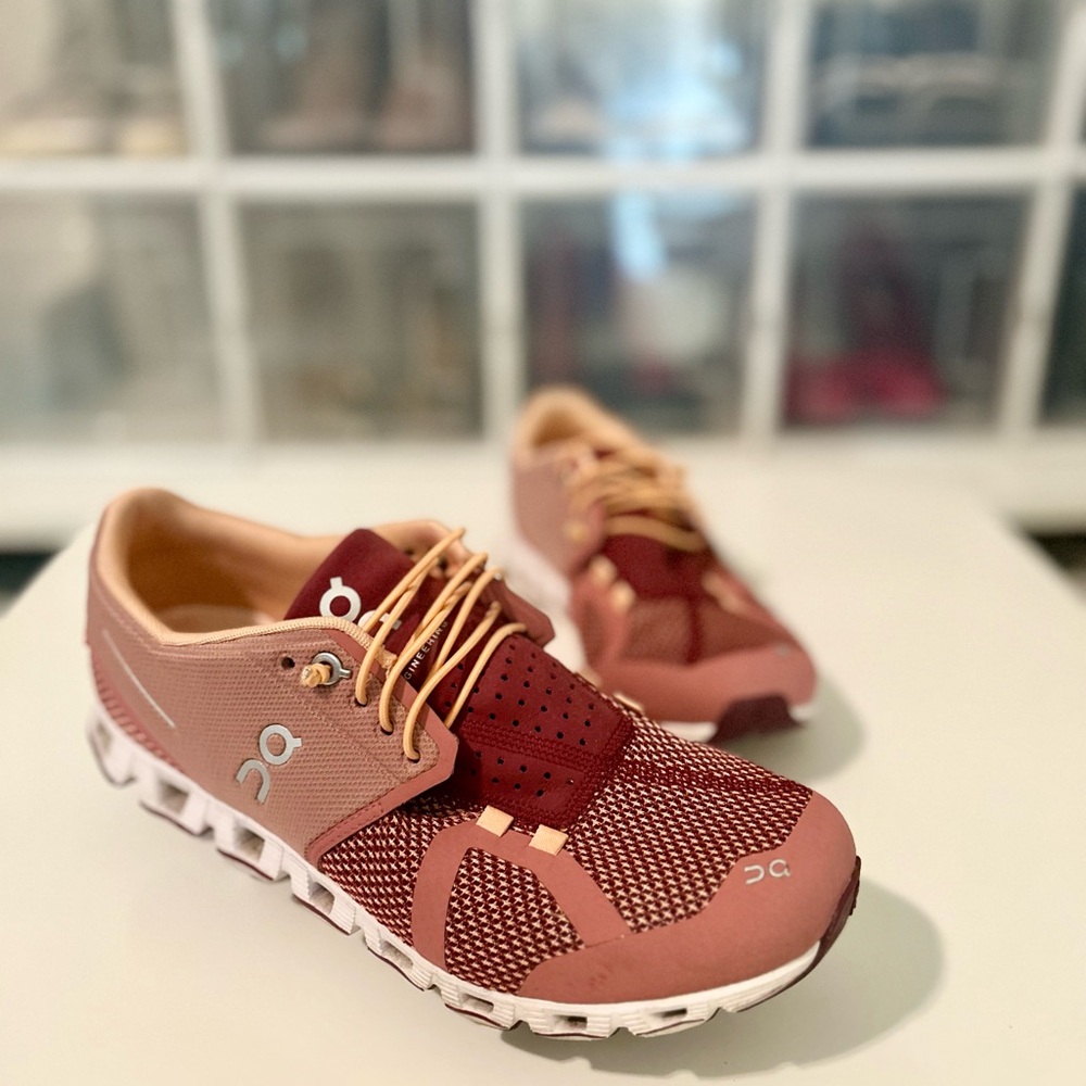 (SOLD) On Cloud 2.0 Women's Running Shoes in Dust Rose/Mulberry, Size US 8.5